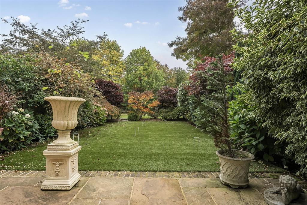 Garden/Croquet Lawn