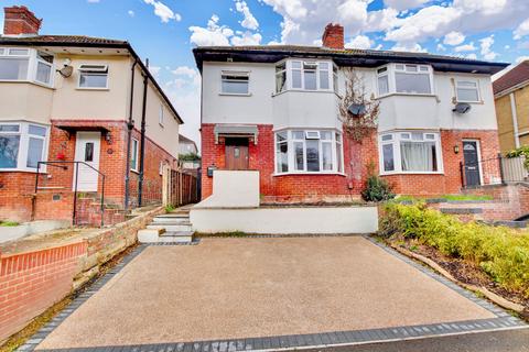 Lawrence Grove, Woolston
