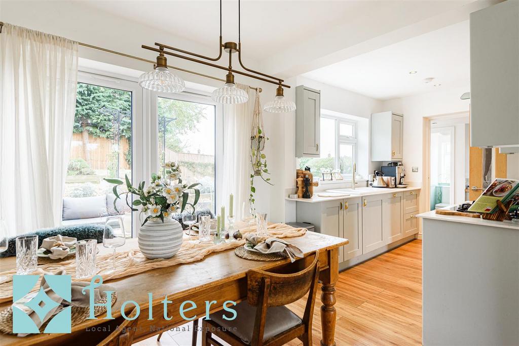 Kitchen Diner 1.jpg