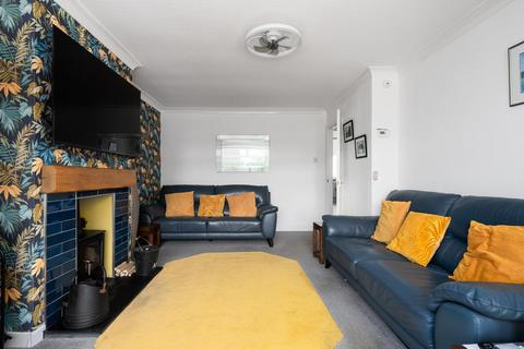 6 Burnham Avenue, Burstwick, Hull, HU12 9JQ