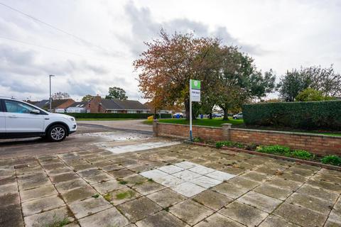 6 Burnham Avenue, Burstwick, Hull, HU12 9JQ