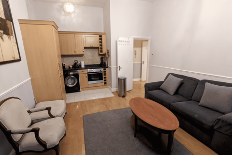 1 bedroom apartment to rent, Castletown Road, London, W14