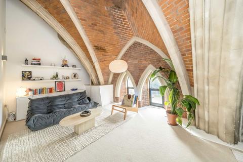2 bedroom flat for sale, Lynton Road, London SE1