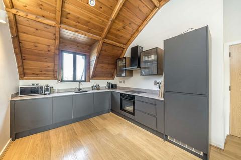 2 bedroom flat for sale, Lynton Road, London SE1