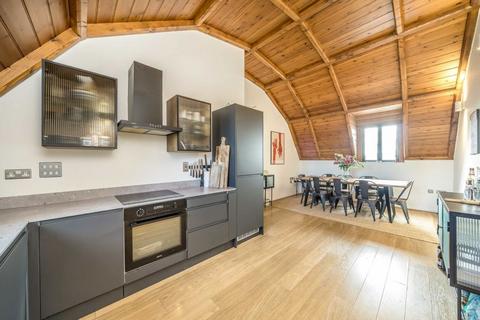2 bedroom flat for sale, Lynton Road, London SE1
