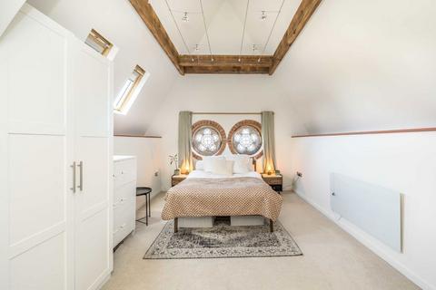 2 bedroom flat for sale, Lynton Road, London SE1