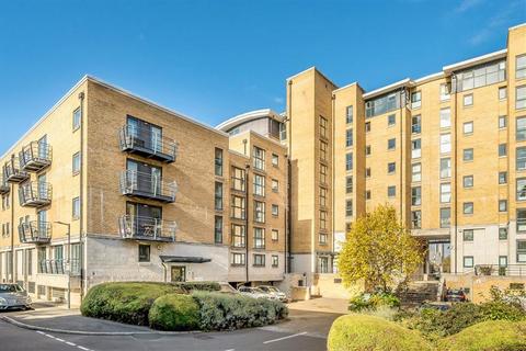 2 bedroom flat to rent, Glaisher Street, London SE8