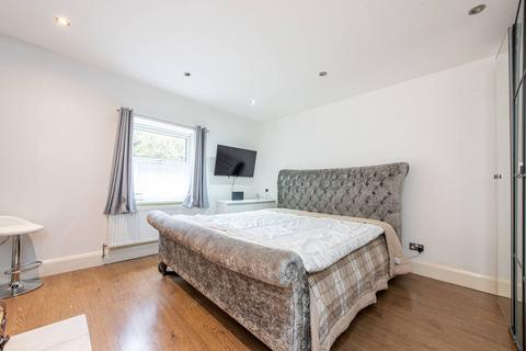 2 bedroom flat for sale, Woodland Road, New Southgate, Southgate, N11