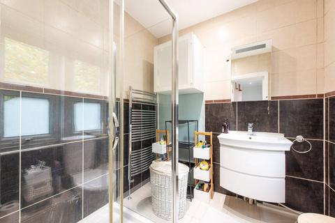 2 bedroom flat for sale, Woodland Road, New Southgate, Southgate, N11