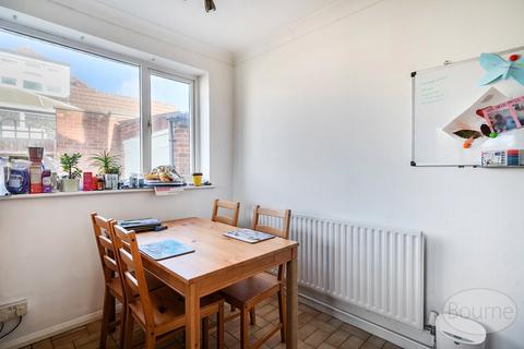 3 bedroom bungalow for sale, Vale Road, Ash Vale GU12