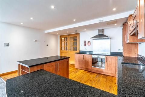 2 bedroom apartment to rent, Grainger Street, City Centre, NE1