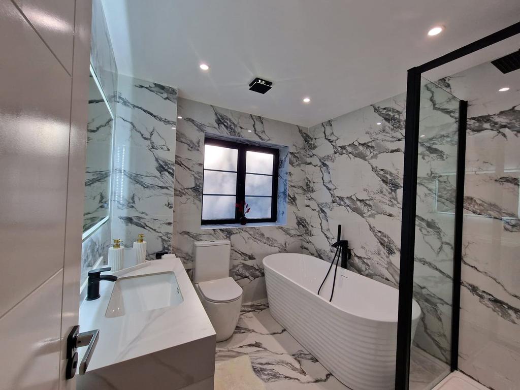 En Suite Bathroom