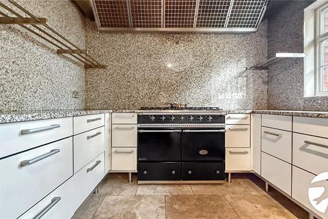 2 bedroom detached house to rent, Church Path, Swanley, Kent, BR8