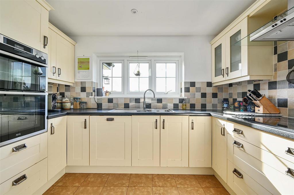 LIDHAM COTTAGE - TN354 LY (22).jpg