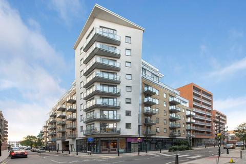 2 bedroom flat to rent, Yeo Street, London E3