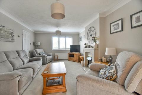 4 bedroom detached house for sale, Silverspot Close, Rainham, Gillingham, ME8