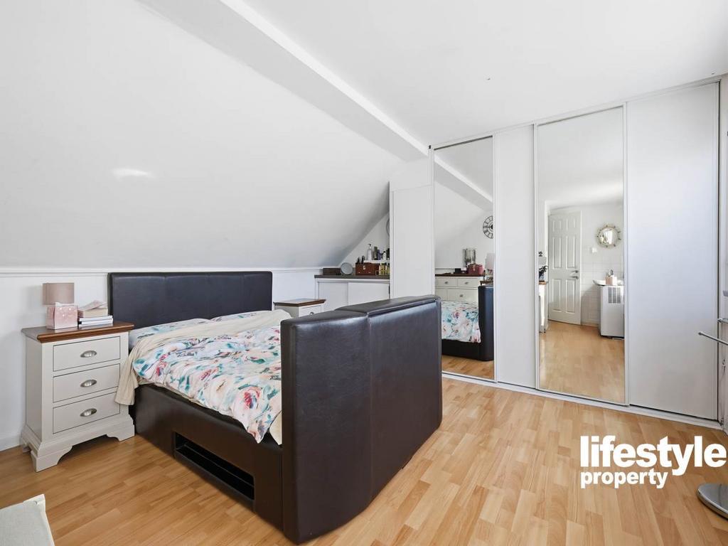 Loft Room Pic 1