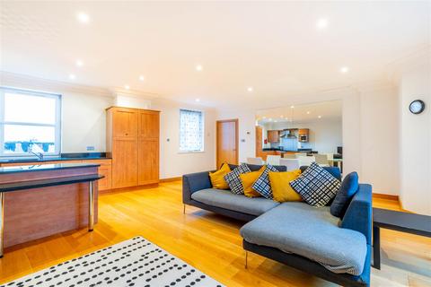 2 bedroom apartment to rent, Grainger Street, City Centre, NE1