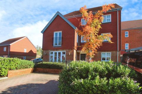 2 bedroom flat for sale, Camelia Close, Tadworth KT20