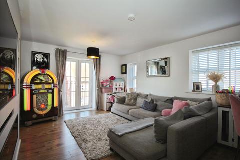 2 bedroom flat for sale, Camelia Close, Tadworth KT20