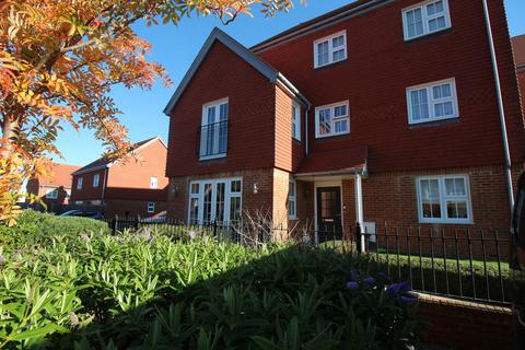 2 bedroom flat for sale, Camelia Close, Tadworth KT20