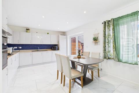 undefined, Spear Thistle Close, Rugby CV21