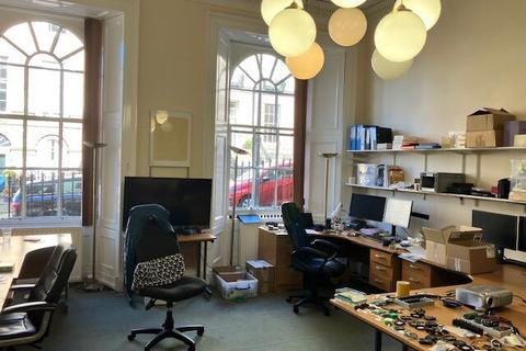 Office to rent, 43 Moray Pl Edinburgh EH3 6BT