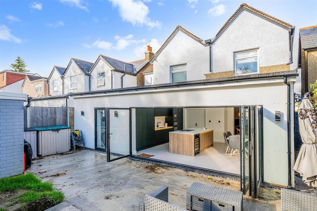 FERNDALE ROAD, 54 (17).jpg