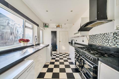 4 bedroom semi-detached house for sale, Bentcliffe Avenue, Moortown, Leeds, LS17