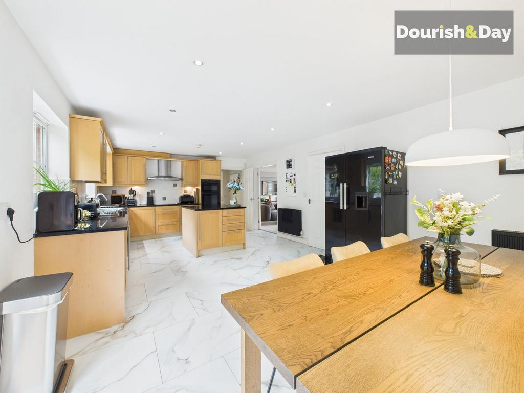 Dining kitchen