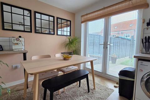 3 bedroom terraced house for sale, Howard's Way, Bradwell