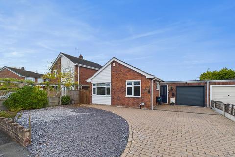 3 bedroom link detached house for sale, Oulton Avenue, Upton, CH2