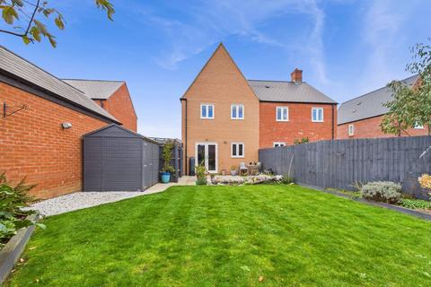 59 Catterick Way, Towcester, NN12 6NX