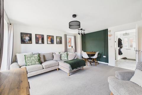 59 Catterick Way, Towcester, NN12 6NX