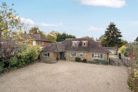 undefined, Chobham,  Surrey,  GU24