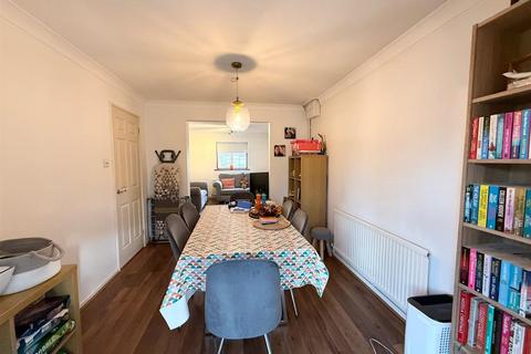 3 bedroom semi-detached house for sale, Bonningtons, Brentwood