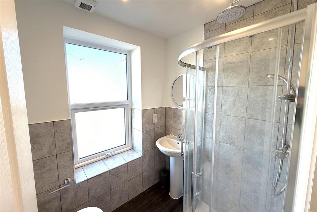 Shower Room.JPG