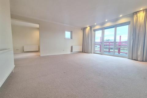3 bedroom flat to rent, Caversham Wharf