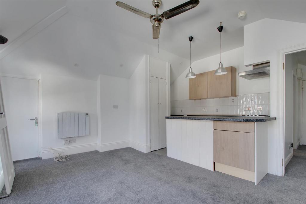 Lounge Kitchen