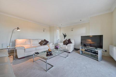 undefined, Oakleigh Park North, Oakleigh Park