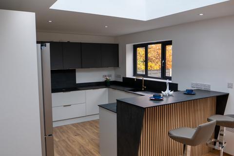undefined, Cranleigh Drive, Sale M33