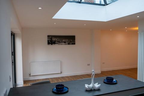 undefined, Cranleigh Drive, Sale M33
