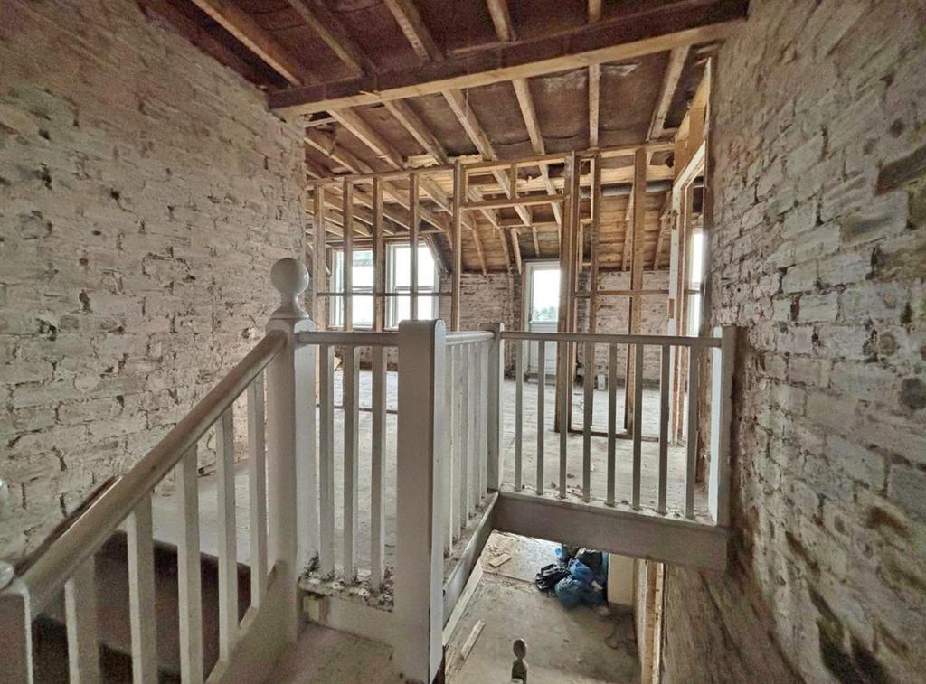 Frist floor landing