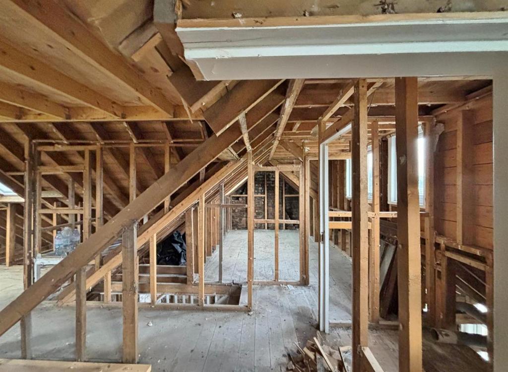 Second floor front