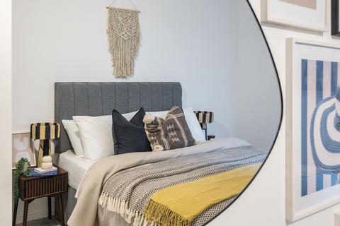 3 bedroom apartment to rent, 6 Headlam Avenue, London SW4
