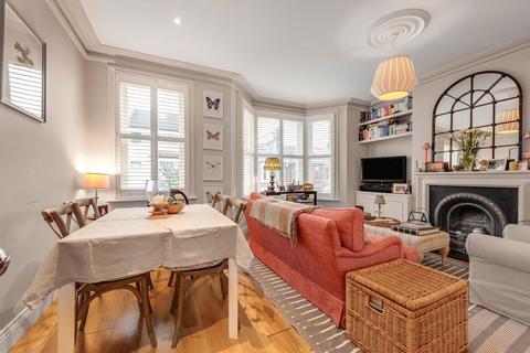 2 bedroom flat for sale, Davisville Road, London W12