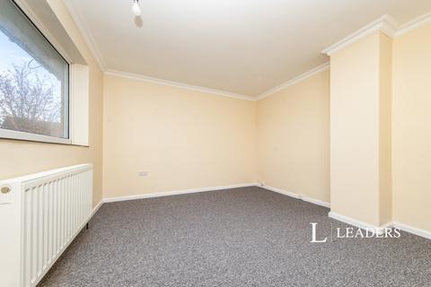 3 bedroom semi-detached house to rent, Mallard Way, IP2