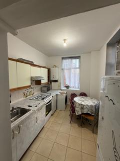 3 bedroom flat to rent, Romford Road, London E7