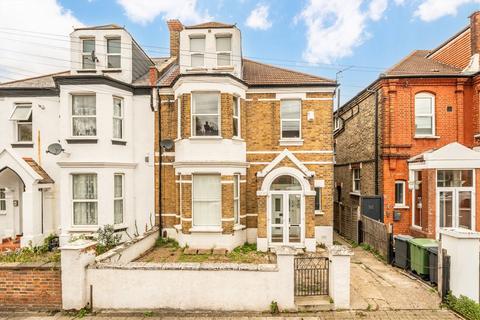 Barrow Road, London SW16