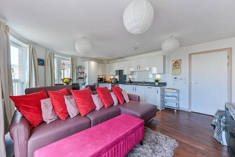 2 bedroom flat to rent, Ruby Court, Purley Way, Croydon, CR0